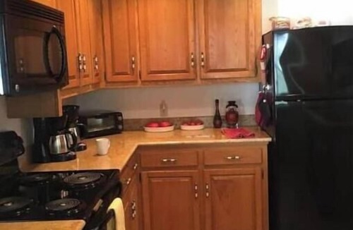 Cushing House | -Beautiful 4.5 BR/4 Ba home with 2 car garage