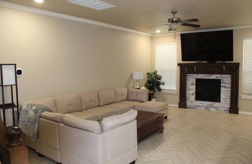 Yukon House | Beautiful 4-bed 2.5 bath house with Office and Den in Surrey Hills Yukon, OK