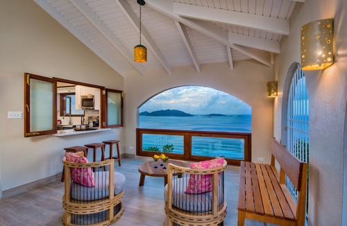 West End Villa | Beautiful 4 bed villa, overlooking the surf of Apple Bay with large pool, A/C