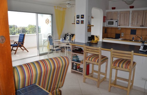 Sandy Lane Apartment | Beautiful 4th.floor condo with pool and spectacular sunsets and ocean view