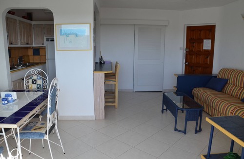 Sandy Lane Apartment | Beautiful 4th.floor condo with pool and spectacular sunsets and ocean view