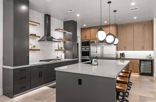 Virgin House | Beautiful 5 bd/6 bath - Zion's Edge, Kolob Canyon, Private Pool, Hot Tub, Views!
