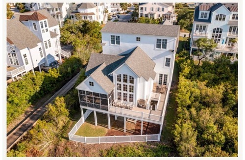 Atlantic Beach House | Beautiful 5 bedrooms, 5.5 baths on sound and walking distance to beach and shops