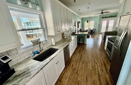 Surfside Beach House | Beautiful 5 bedroom extra lot for parking! Ocean Lakes!