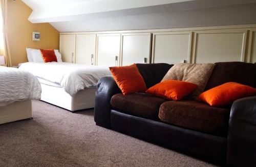 Wolverhampton House | Beautiful 5Bedroom House - Contractors and Family near the Molineux stadium