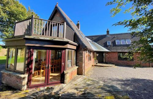 Kirkpatrick Fleming House | Beautiful 5BR House near Gretna Green with Garden - Pass the Keys