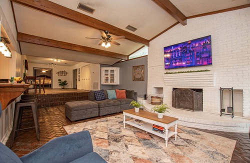 El Dorado House | Beautiful 6 Bedroom home
