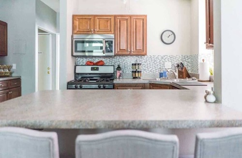 Downtown St. Louis Condo | Beautiful 6BR | 2 Kitchens Duplex : By StayStLouis