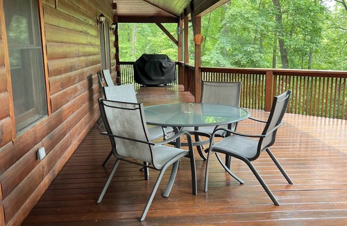 Franklin Cabin | Beautiful 7 Br Log Cabin Located In Smoky Mtns