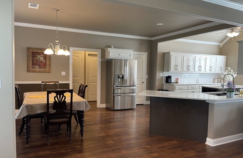 Pilot Point House | Beautiful 8.5 acres farm house with sunroom and basketball court