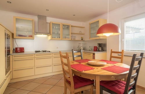 Wasserburg Apartment | Beautiful Apartment “Sabinas Gästewohnung” close to Lake Constance