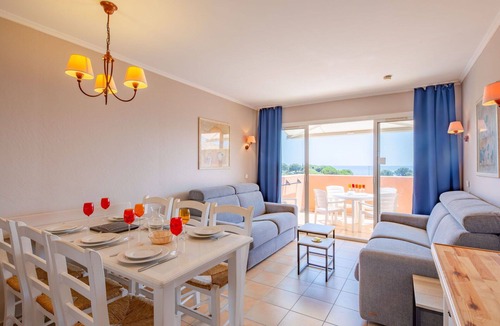 Les Issambres Apartment | Beautiful apartment for 6 people with pool, WIFI, A/C, TV, terrace and pets allowed
