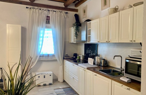 Isolotto Apartment | Beautiful air-conditioned apartment a few meters from the center and tram stop.