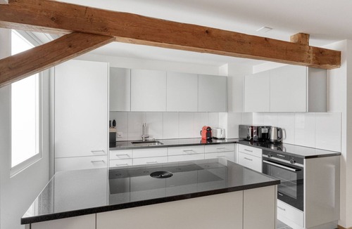 Vorstadte Apartment | Beautiful Am Ring 4.5 Room w/Storage & W/D, by Blueground