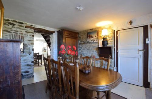 Engreux House | Beautiful and Authentic Cottage