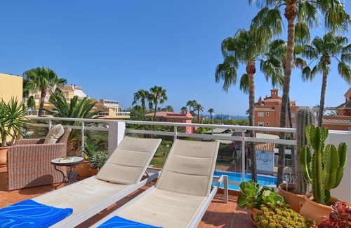 Denia Apartment | Beautiful and comfortable apartment in Denia, Costa Blanca, Spain with communal pool for 4 persons