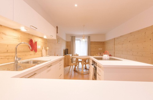 Aldino Apartment | Beautiful and Cozy Holiday Home “Ferienwohnung SHUPF Wieserhof” with Mountain View, Balcony, Shared Garden & WiFi; Parking Available