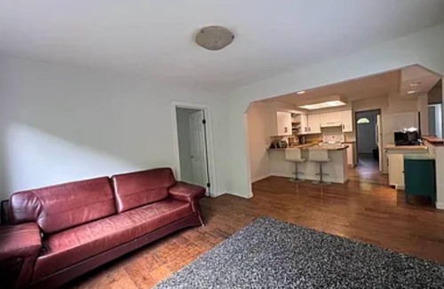 West Sechelt Cottage | Beautiful And Private Cottage Nestled Away In Upper West Sechelt (pet friendly)