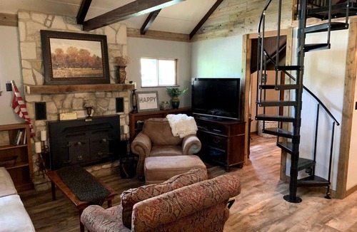 Pipe Creek House | Beautiful and Spacious Texas Hill Country Cottage for a San Antonio Vacation with the Family