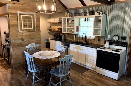 Pipe Creek House | Beautiful and Spacious Texas Hill Country Cottage for a San Antonio Vacation with the Family