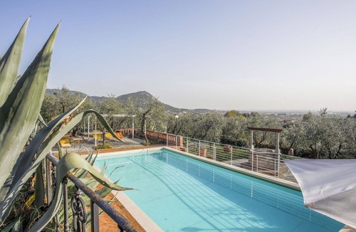 Pieve a Nievole Apartment | Beautiful apartment for 3 guests with pool, WIFI, hot tub, TV, patio and pets allowed