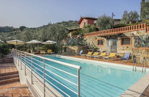 Pieve a Nievole Apartment | Beautiful apartment for 4 guests with hot tub, pool, WIFI, TV, patio and pets allowed