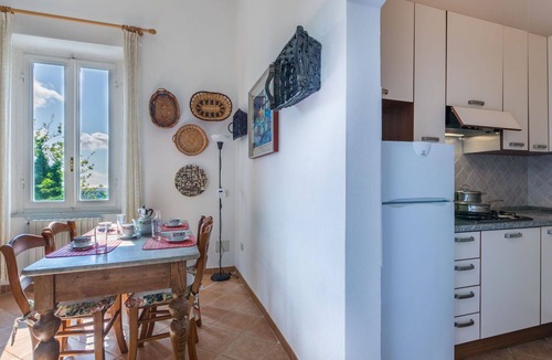 Casale Marittimo Apartment | Beautiful apartment for 4 guests with TV, terrace and pets allowed