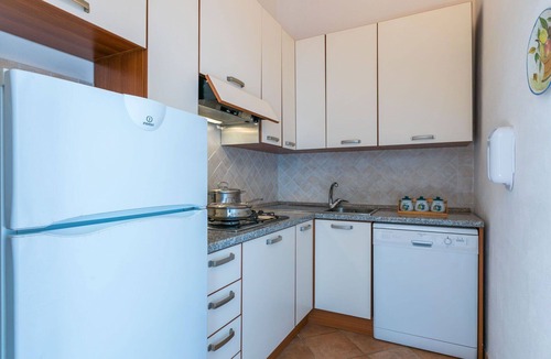 Casale Marittimo Apartment | Beautiful apartment for 4 guests with TV, terrace and pets allowed