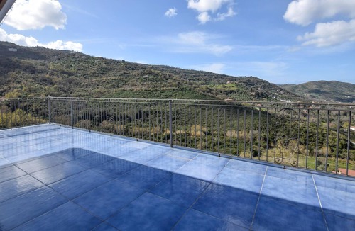 Laureana Cilento Apartment | Beautiful apartment in Laureana Cilento with WiFi