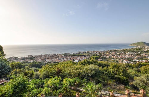 Santa Maria di Castellabate Apartment | Beautiful apartment in Castellabate -SA-