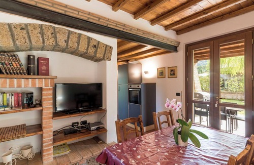 Montefiascone Villa | Beautiful apartment in villa with WIFI, pool, hot tub, TV, patio, pets allowed and panoramic view