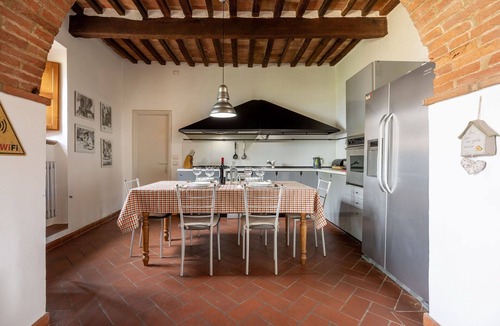 Pienza House | Beautiful apartment in villa for 6 guests with A/C, WIFI, TV and veranda, close to Montepulciano