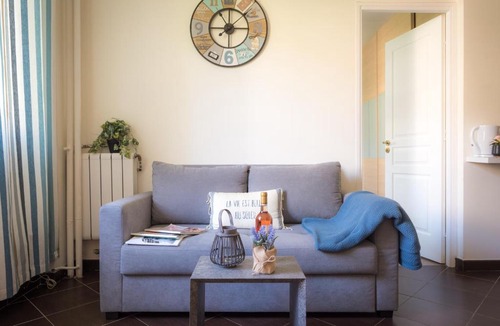 Gambetta Apartment | BEAUTIFUL apartment , beach 3 min walk , free parking, near Negresco