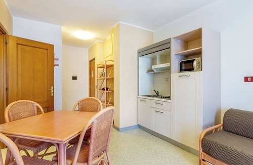 Lido Apartment | Beautiful apartment for 4 guests with WIFI, A/C, TV, balcony and pets allowed