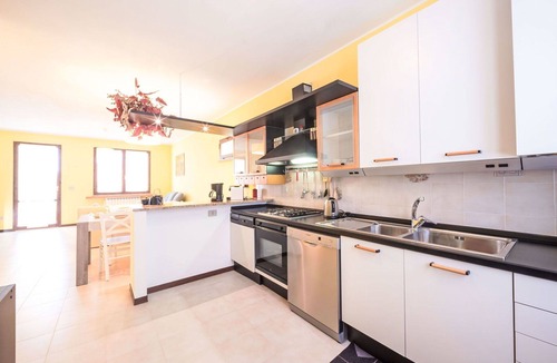 Vernazza Apartment | Beautiful apartment for 5 guests with A/C, WIFI, pool, TV and terrace