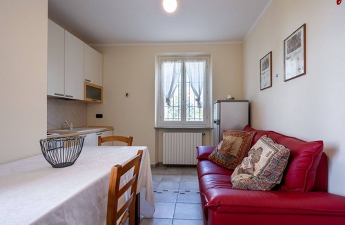 Vinchio Apartment | Beautiful apartment for 2 guests with A/C, WIFI, pool, terrace, pets allowed and panoramic view