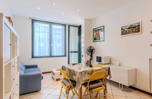 Como Apartment | Beautiful apartment for 2 people with WIFI, patio, pets allowed and panoramic view