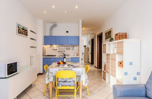 Como Apartment | Beautiful apartment for 2 people with WIFI, patio, pets allowed and panoramic view