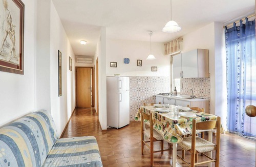 Marina di Cecina Apartment | Beautiful apartment for 6 people with WIFI, pool, A/C, TV, patio and pets allowed