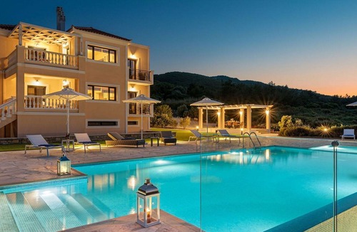 Samos Town Apartment | Beautiful apartment for 4 guests with pool, WIFI, A/C, TV, balcony, panoramic view and parking