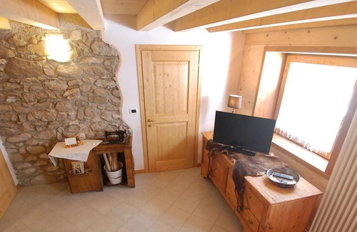 Barcis Apartment | Beautiful apartment for 5 people with WIFI, TV, patio, pets allowed and parking