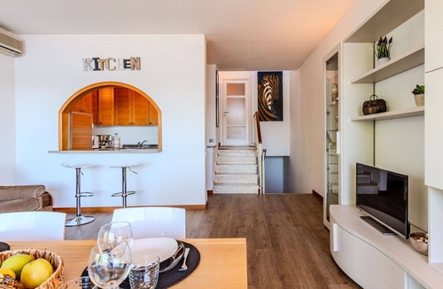 Ispra Apartment | Beautiful apartment for 4 guests with WIFI, A/C, TV and terrace