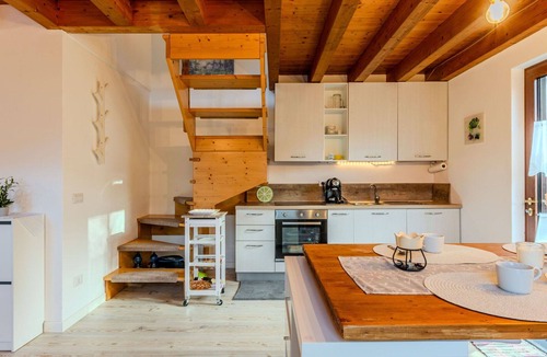 Laino Apartment | Beautiful apartment for 3 guests with WIFI, terrace and panoramic view