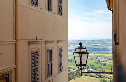 Osimo Apartment | Beautiful apartment for 4 people with WIFI, TV, balcony and panoramic view, close to Ancona