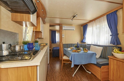 Baia Domizia House | Beautiful apartment in villa for 5 guests with WIFI, A/C, pool and terrace