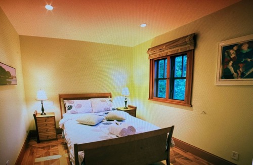 Sardis House | beautiful appointed suite on the chilliwack river valley hobby Farm