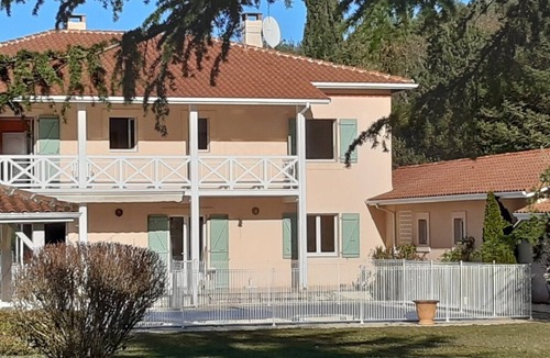 Lussan House | Beautiful architect-designed villa with swimming pool in the middle of a large park 10 minutes from Auch.
