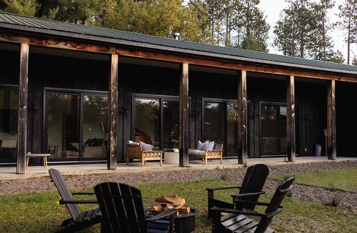 Terra Nova House | Beautiful barn conversion set in the hills & forests of the Creemore area.