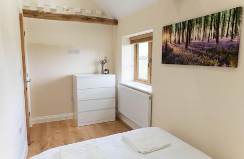 Aubourn Apartment | Beautiful barn conversion surrounded by woodland near Newark Show-ground