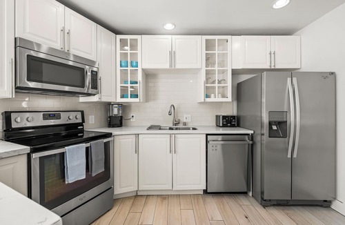 South Mission Beach Apartment | Beautiful Bayfront Condo with Water Views